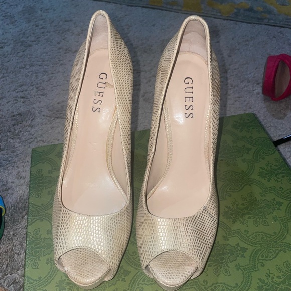 COPY - GUESS Snake Skin Print Peep Toe Stiletto Heel - Picture 6 of 10